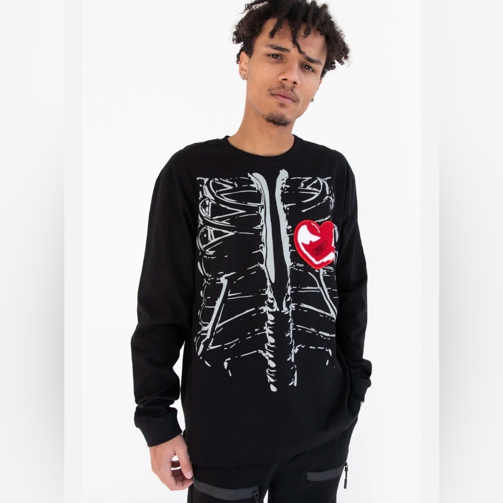 Black Skeleton Heart Graphic Sweatshirt NWOT